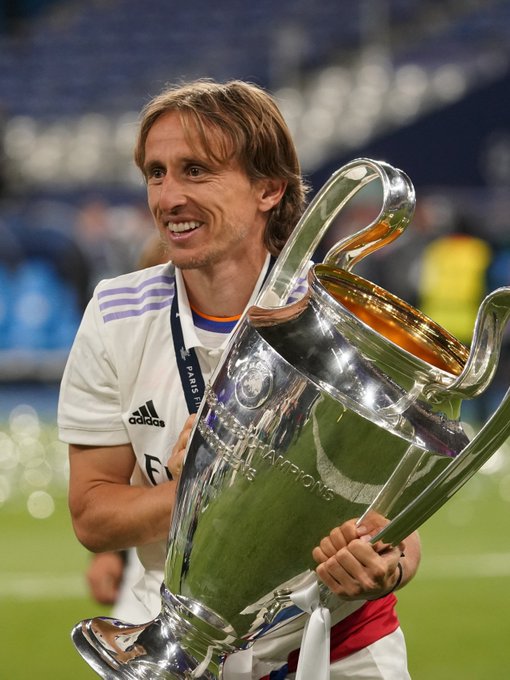 重庆铜梁龙总经理：明年中超主场有几个不同的选择，暂未确定