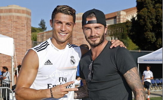 心念老东家！奥斯卡社媒晒照观看海港vs柔佛亚冠比赛