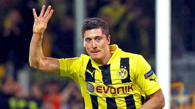 国乒8-2法国采访！莎头谈双打，王曼昱不满失误，梁靖崑谈被逆转