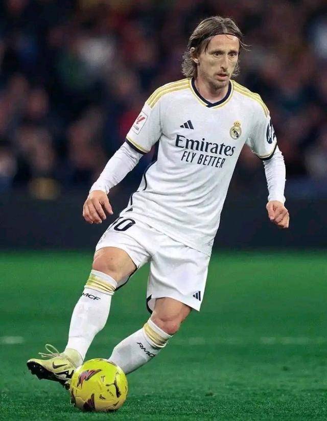 友谊赛：U16国少1-1战平重庆U16混编梯队，张伯霖进球