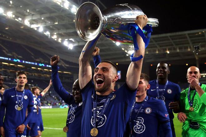 拉塞尔发ins祝贺诺里斯F1阿布扎比站夺冠