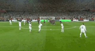 3C：骨上的钢板是我考虑退役原因之一；弗里克说表现好能抽烟