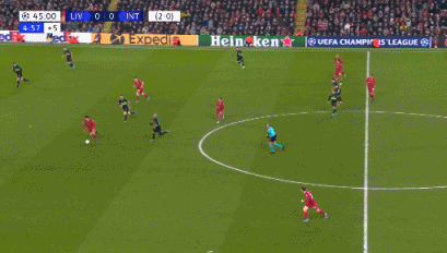 布莱顿发布三笘薰手持二战时日本侵略者照片的图片，如今已删除道歉但限制评论