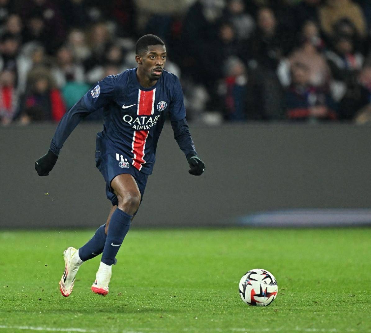 被球迷询问是否会考虑加盟阿森纳，库尼亚大笑回应